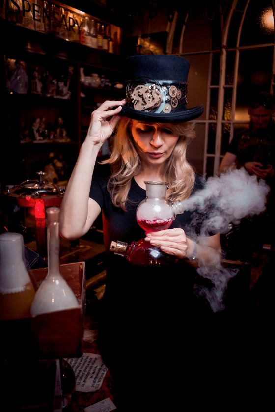 JÖRGER Steampunk Party mit Hogart Art  Rauchgetränk