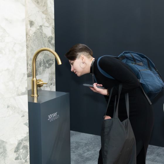 Jörger Design, Designarnatur Valencia im Fachmesse, Gold matt, Ein-Hebelmischer, exclusiv,