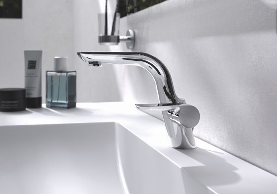Jörger, Design, Exal, modern, minimalistic, dynamic form, washbasin tap in chrome